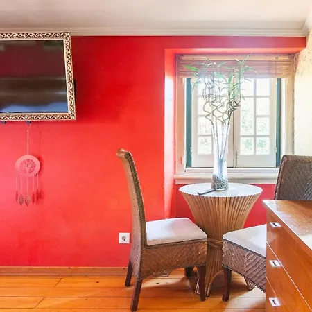 Vermelho Estilo Moderno Quarto em Acomodações Particulares *
