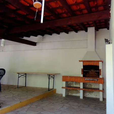 Vermelho Estilo Moderno Quarto em Acomodações Particulares Ramalhal