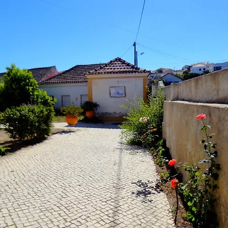 Vermelho Estilo Moderno Quarto em Acomodações Particulares *