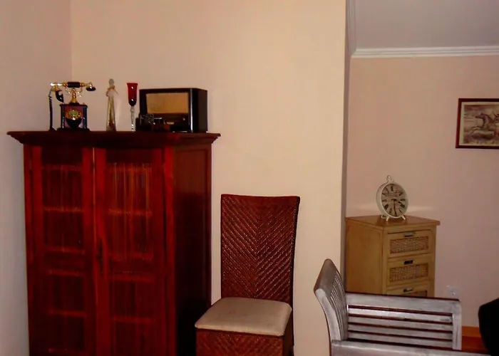 Vermelho Estilo Moderno Kwatera prywatna Ramalhal